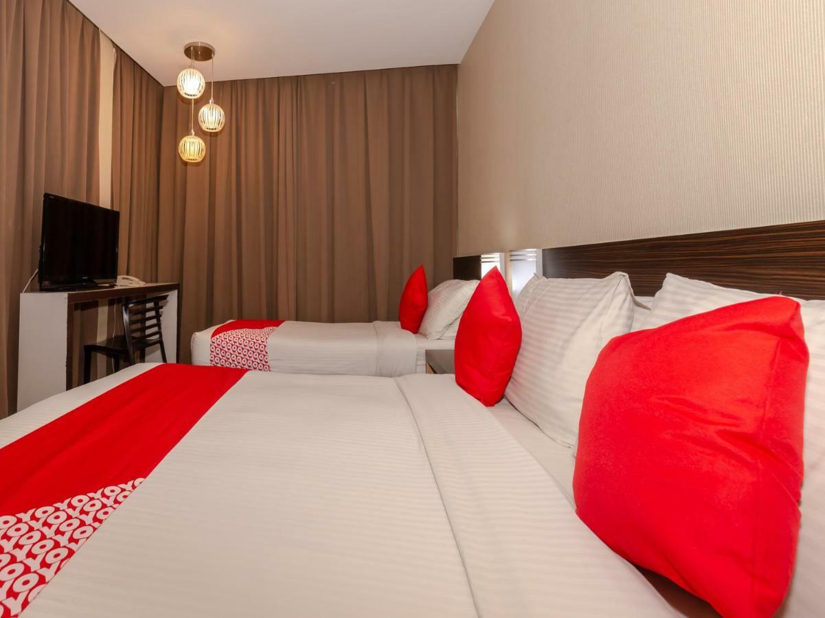 โอโย 1009 รากาโล โฮเต็ล Hotel Malacca ภายนอก รูปภาพ